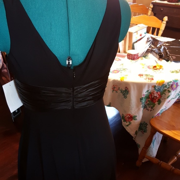 The LITTLE black dress with rbbon sequin detailing - Picture 5 of 7